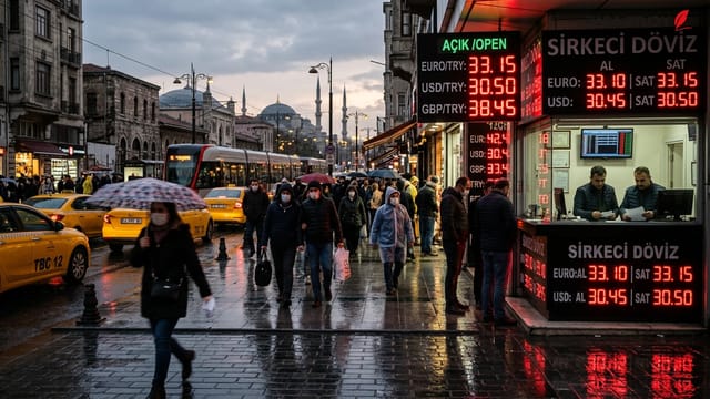 نمودار نوسانات نرخ یورو به لیر ترکیه در تابلوی صرافی‌های استانبول
