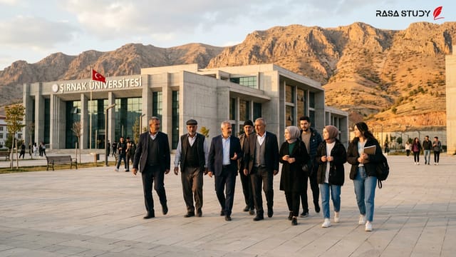 نمایی از ساختمان دانشگاه شرناق و لوگوی پلتفرم شهری نوح