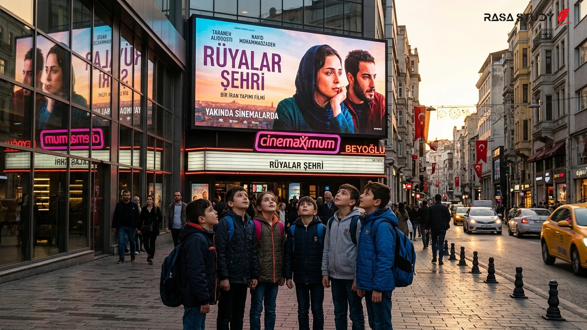 Poster of Royashahr animation in a Turkish cinema