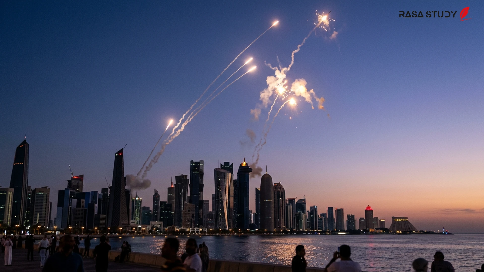Hava savunma sistemlerinin balistik füzeleri imha etmesiyle Doha gece semalarında oluşan patlamalar