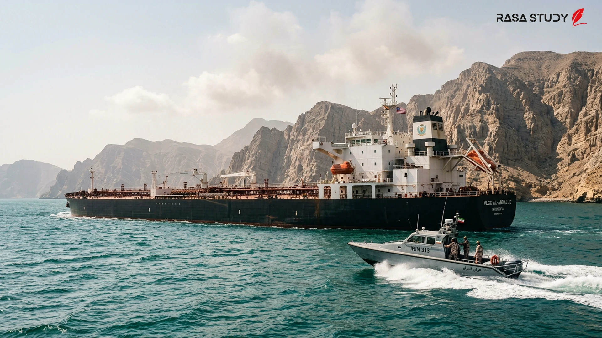 2026 yılında askeri radarların gözetimi altında Hürmüz Boğazı'ndan geçen petrol tankerleri